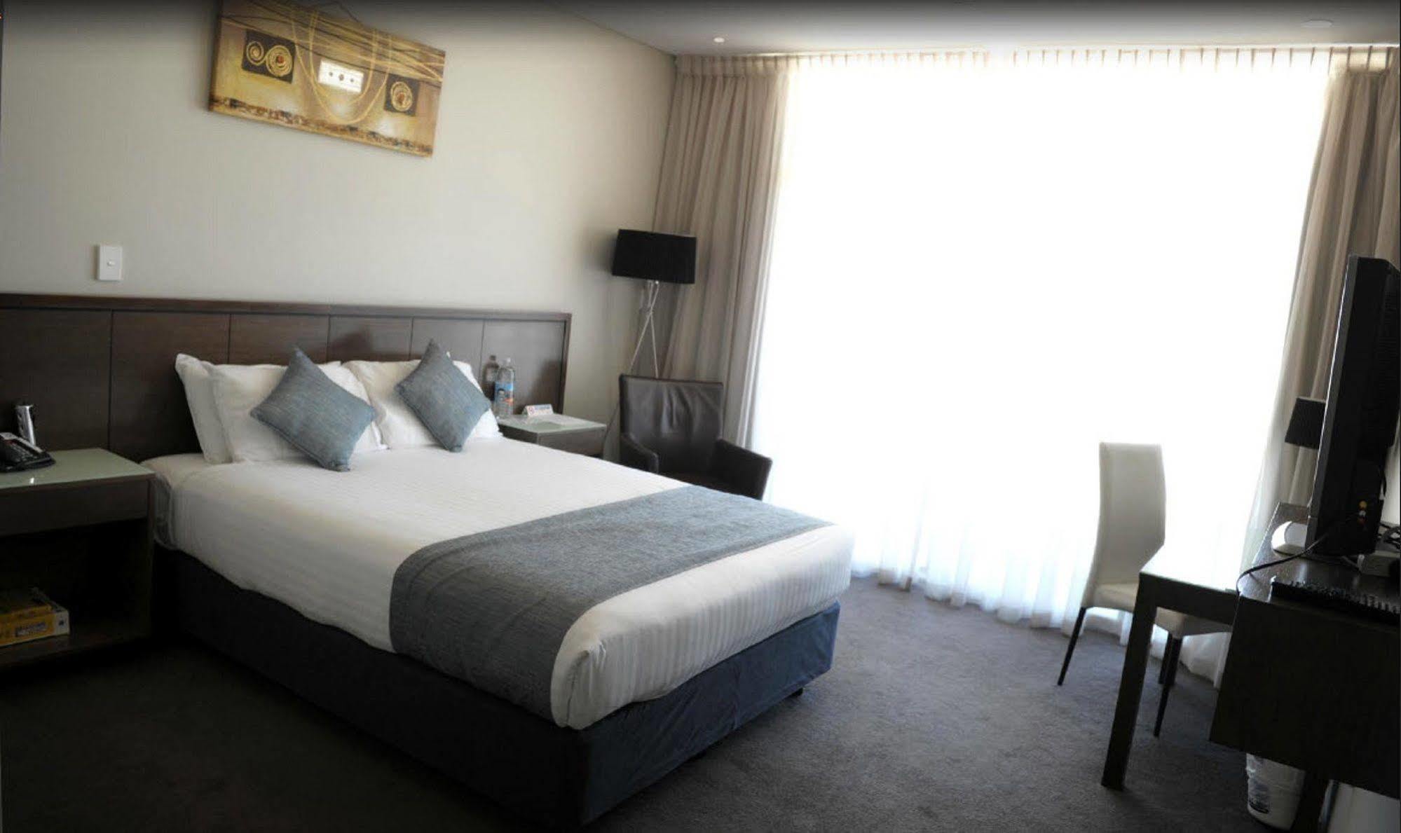 Sfera'S Park Suites & Convention Centre Аделаида Экстерьер фото