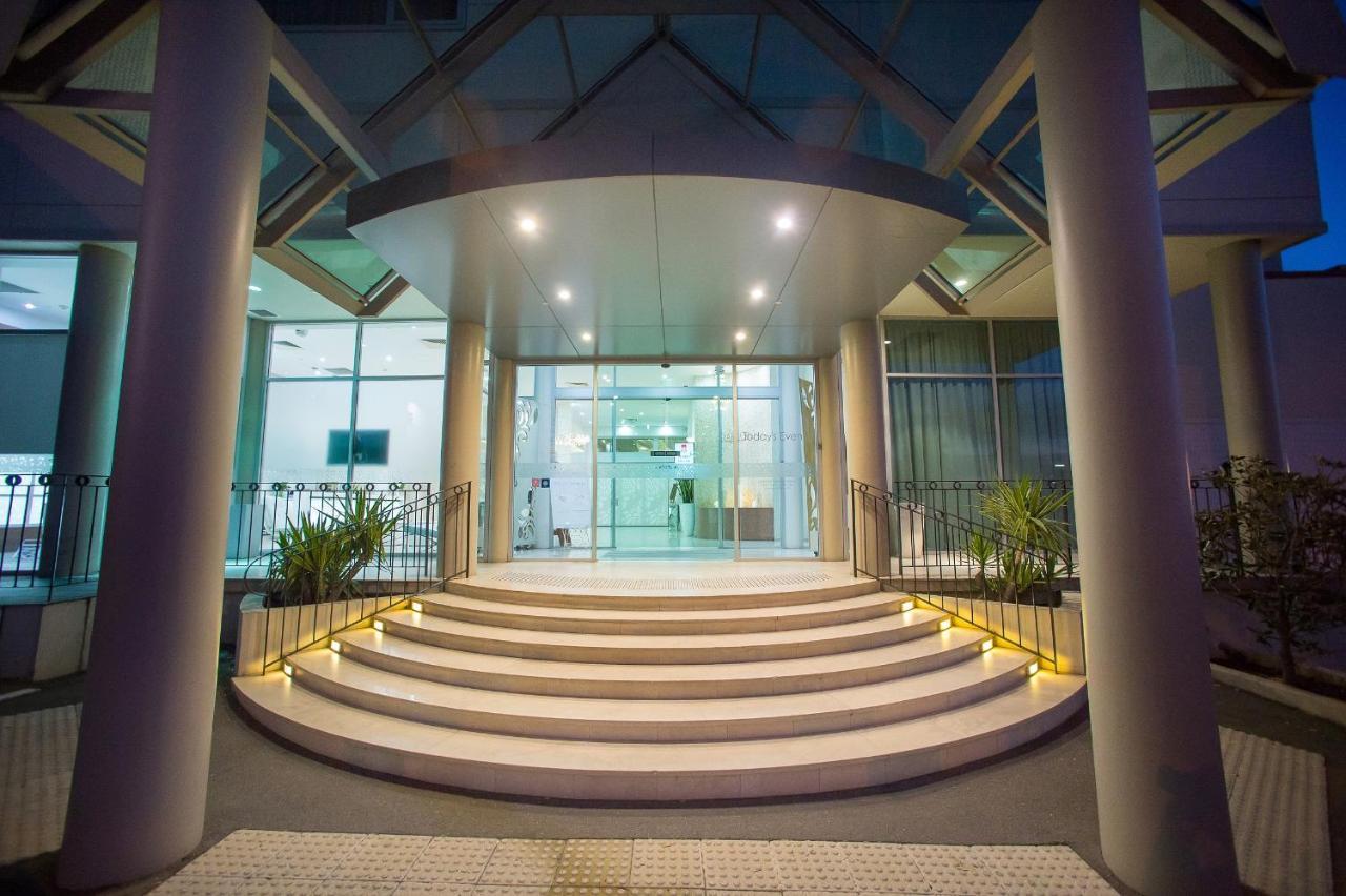 Sfera'S Park Suites & Convention Centre Аделаида Экстерьер фото